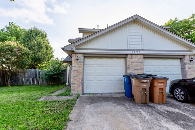 7804 Chimayo Cove in Austin, TX - Building Photo - Building Photo