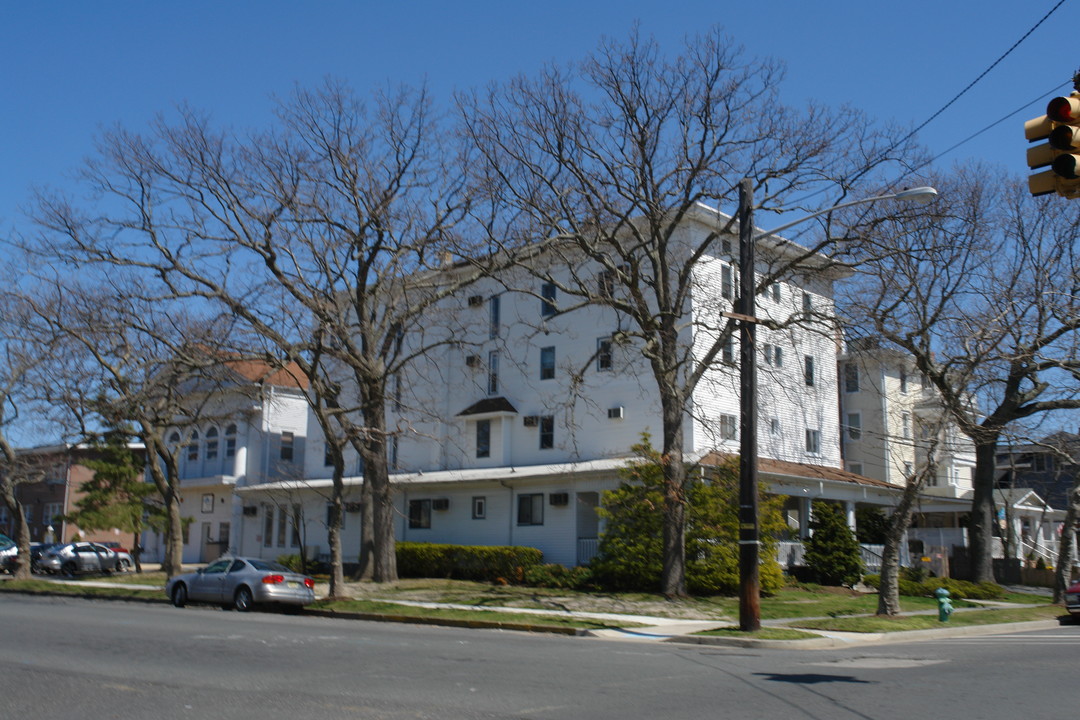 321 6th Ave in Asbury Park, NJ - Building Photo