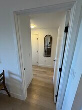 2545 NE 183rd St, Unit B2 in North Miami Beach, FL - Foto de edificio - Building Photo