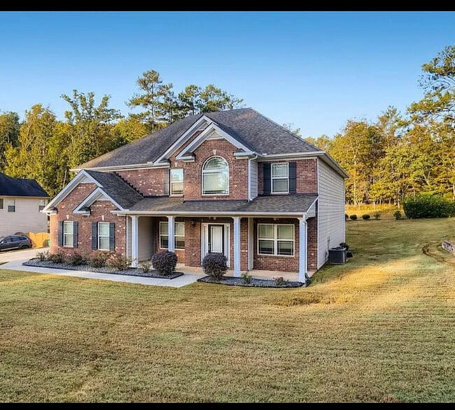 property at 1432 English Manor Cir