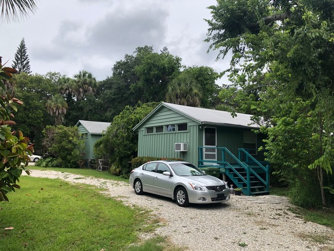 Bayou Oaks Multifamily 4-Plex in Sarasota, FL - Building Photo - Building Photo