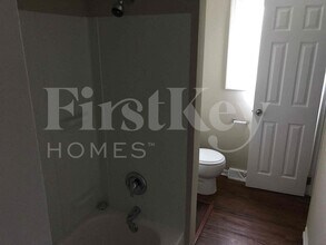 955 Lorraine Ave in Waukegan, IL - Building Photo - Building Photo