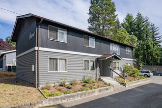 Debra Apartments in Shoreline, WA - Building Photo - Primary Photo