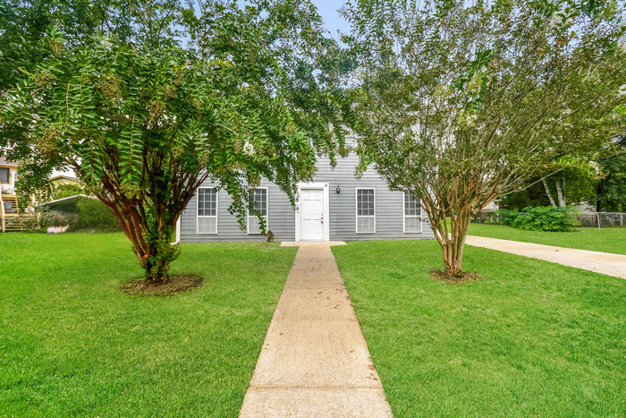 4 Varin Way in Bessemer, AL - Foto de edificio