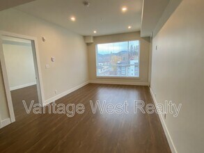 1925-1925 Enterprise Way in Kelowna, BC - Building Photo - Building Photo