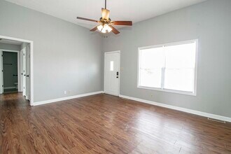 1212 Kendall Dr in Clarksville, TN - Building Photo - Building Photo