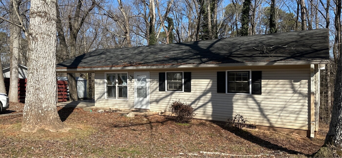 3633 Oakland Ln in Gainesville, GA - Building Photo