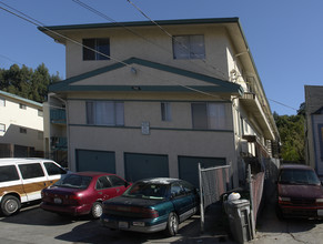 7916 Ney Ave in Oakland, CA - Building Photo - Building Photo