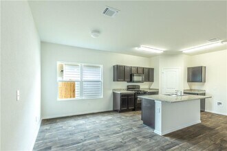 15204 Kent Justin Dr in Austin, TX - Building Photo - Building Photo