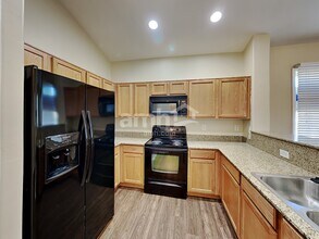 5617 S 21st Pl in Phoenix, AZ - Foto de edificio - Building Photo