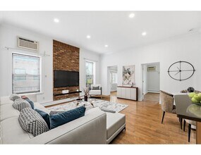 716 Hudson St in Hoboken, NJ - Building Photo - Building Photo