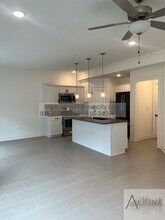 7320 Aaron St in Parkville, MO - Building Photo - Building Photo