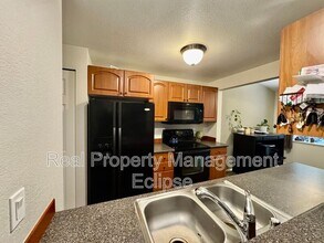 15433 Country Club Dr in Mill Creek, WA - Building Photo - Building Photo