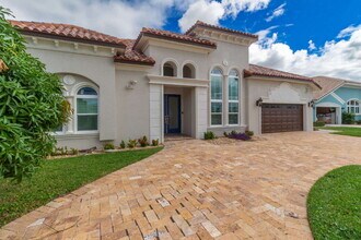 25 Leeward Island in Clearwater, FL - Building Photo - Building Photo