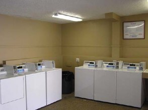 42nd Street Apartments in Tampa, FL - Foto de edificio - Interior Photo