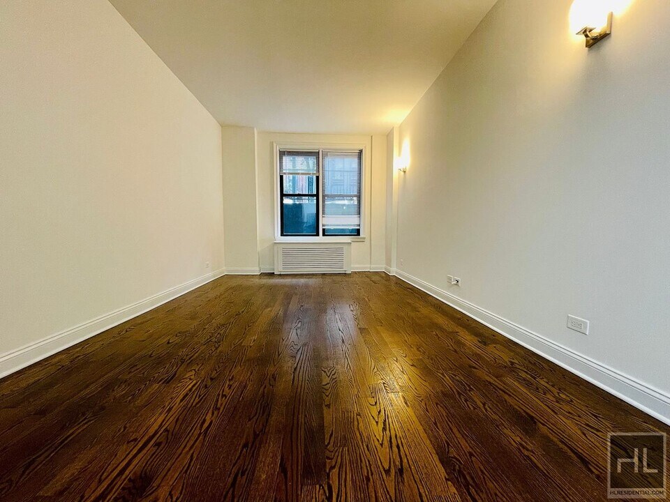 WEST 22 STREET in New York, NY - Building Photo