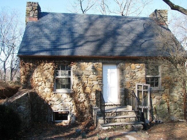 property at 307 Foxhaven Farm