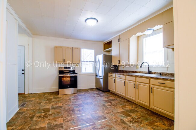 728 Franklin St in Oshkosh, WI - Building Photo - Building Photo