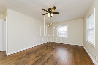 2802 Robin Hood Dr in Greensboro, NC - Building Photo - Building Photo