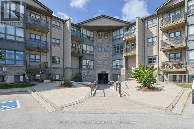 15 Jacksway Crescent in London, ON - Building Photo - Building Photo