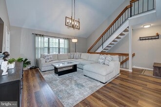 256 Everly Ct in Mount Laurel, NJ - Building Photo - Building Photo
