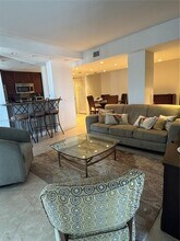 77 Crandon Blvd in Key Biscayne, FL - Building Photo - Building Photo