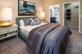 Cortland Brighton Bay in St. Petersburg, FL - Building Photo - Building Photo