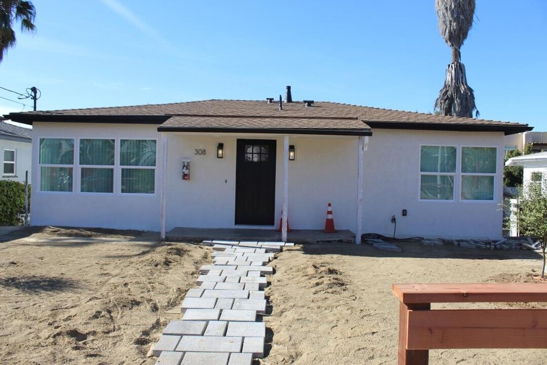 308 N Indiana Ave in Vista, CA - Building Photo