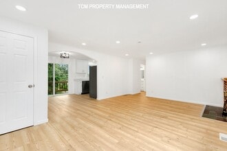 4806 S 179th St in Seatac, WA - Foto de edificio - Building Photo