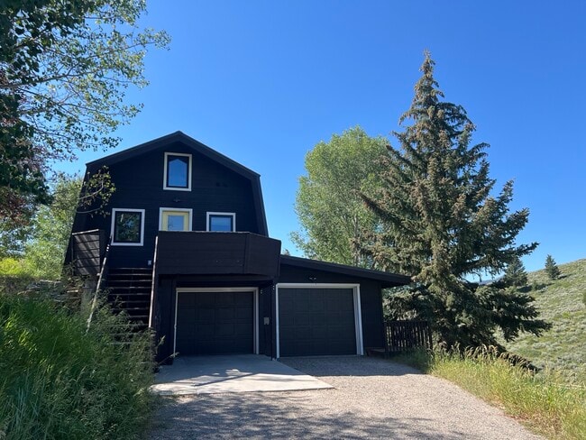 1710 E Porcupine Rd in Jackson, WY - Building Photo - Building Photo