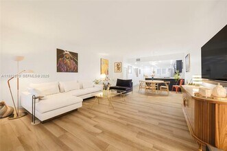 2600 Cardena St in Coral Gables, FL - Building Photo - Building Photo