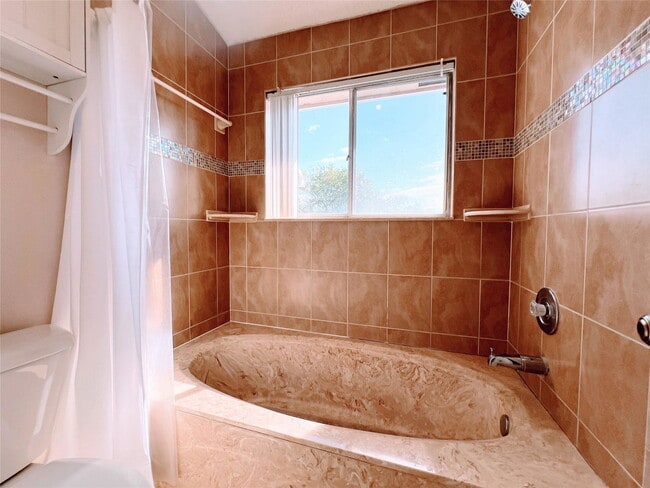property at 2032 Discovery Cir W