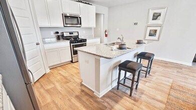 10365 Zenyatta Lp in Daphne, AL - Building Photo - Building Photo