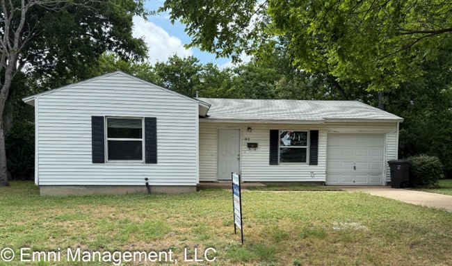 property at 807 Crockett Dr