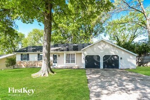 125 Lake Point Dr in St. Peters, MO - Building Photo