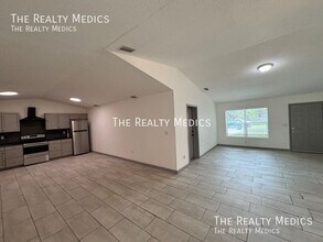 1708 Providence Blvd in Deltona, FL - Building Photo - Building Photo