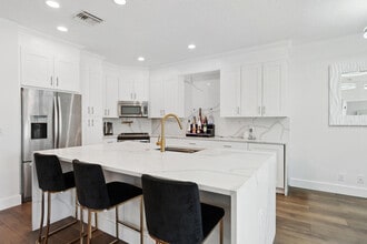 7110 NW Turtle Walk in Boca Raton, FL - Building Photo - Building Photo