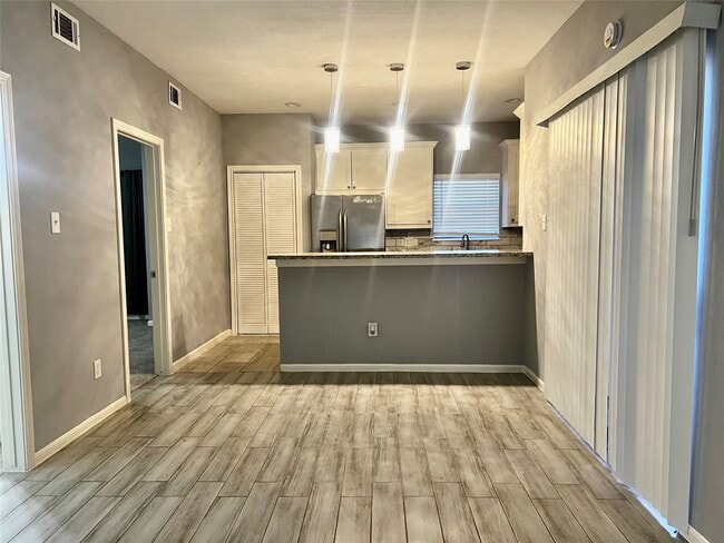 property at 3100 Walnut Bend Ln