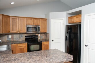 564 800 E in Wellsville, UT - Building Photo - Building Photo