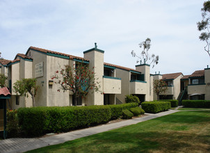 Costa Mesa Family Village in Costa Mesa, CA - Building Photo - Building Photo