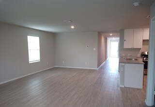 15015 Dorset Wheel in San Antonio, TX - Building Photo - Building Photo