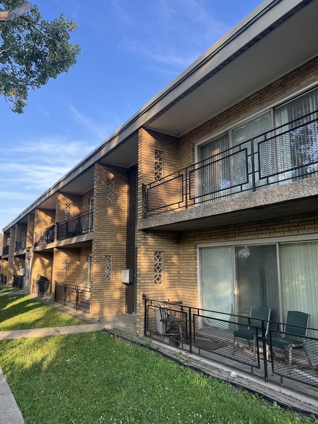 property at 3125 W 79th St