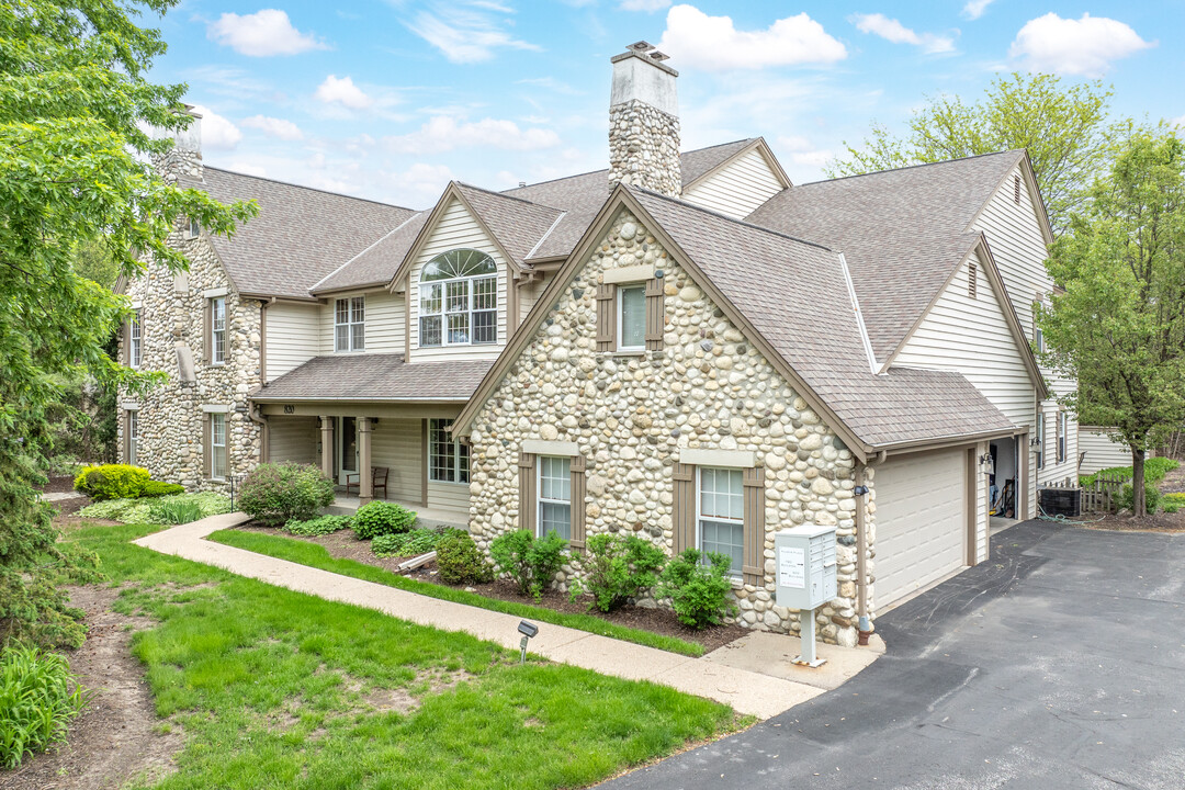 Elm Grove Parkway in Elm Grove, WI - Foto de edificio