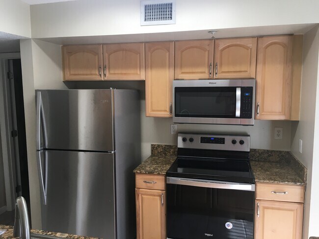 2600 University S Dr, Unit 217 in Davie, FL - Building Photo - Building Photo