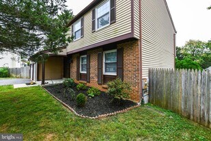 8100 Irwell Ct in Gaithersburg, MD - Building Photo