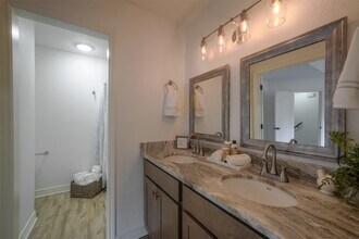 2807 Elm Grove Ct in Houston, TX - Building Photo - Building Photo