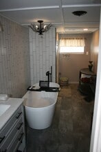 1211 National Pike, Unit Upstairs in Hopwood, PA - Foto de edificio - Building Photo