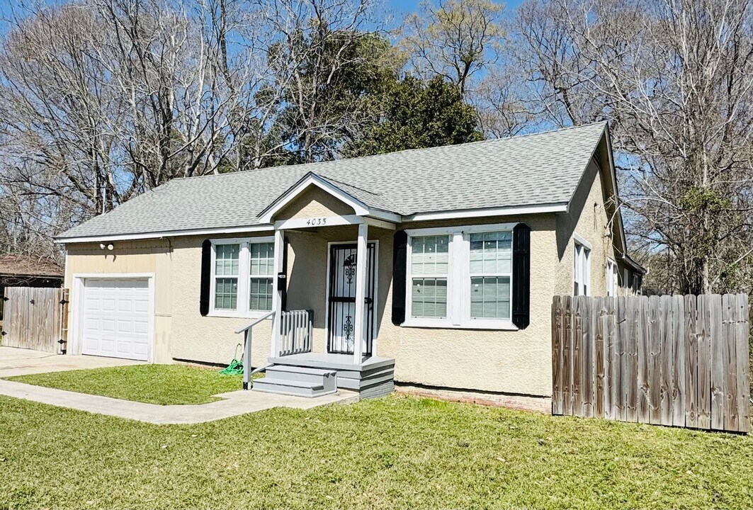 4035 Clayton Dr in Baton Rouge, LA - Building Photo