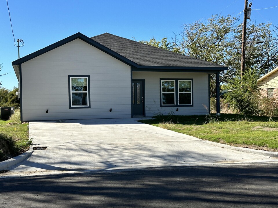 500 Como St S in Sulphur Springs, TX - Building Photo