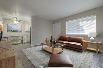 Meadowlark Apartments in Rio Rancho, NM - Foto de edificio - Building Photo